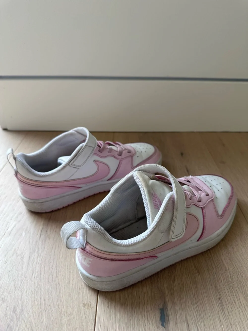 Nike Kids White and court borough Pink Low-Top Sneakers with Hook-and-Loop Strap - Picture 4 of 8